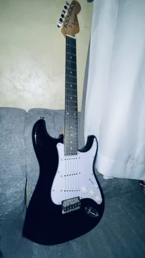 جيتار جديد للبيع
