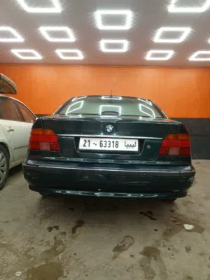 BMW 525i بي ام