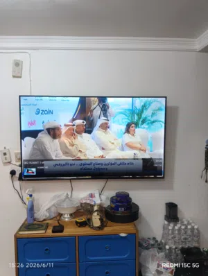 للبيع شاشه توشيبا سمارت4k بحاله ممتاذه بحولي مطلوب 70دينار نهائي