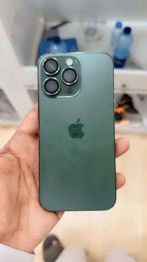 Apple iPhone 13 Pro 256 GB in Al Sharqiya