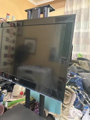 شاشة لج مع القاعدة المتحركة