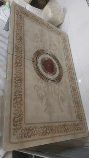 ميز طعام  بدون كراسي