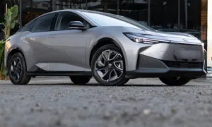 تويوتا bz3 TOYOTA موديل 2023 بيع بدفعة 1400 دينار نقدا او اقساط على الهوية فقط