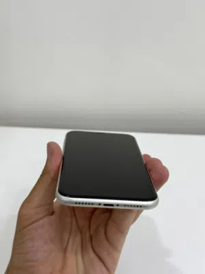 Apple iPhone 11 64 GB in Amman