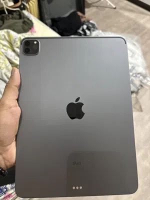 Apple iPad pro m1 11 inch excellent condition