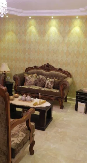 طقم كنب 7 مقاعد ،خشب زان مصري،معاه طاولات جانبية،بحالة ممتازة