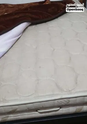 فرشة تخت بحالة جيدة