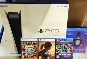 urgent selling !!! PS5 Standard Edition with disc + Samsung Odyssey G5 Gaming curved Moniter +others