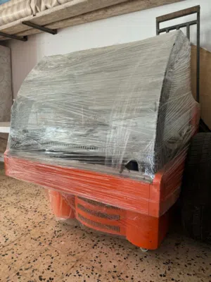 ثلاجة عرض محرك ألماني عدد اثنين متر و نصف