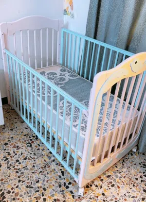 سرير اطفال
