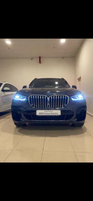 BMW X5 xDrive45e – 2021  Plug-in Hybrid  وارد الوكالة