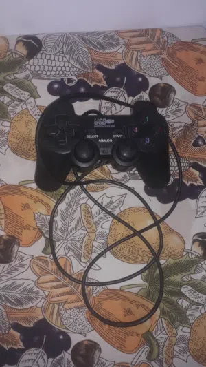 يد USB مستعملا استعمال نضيف سعر كزيوني اليد أللٌه يبارك