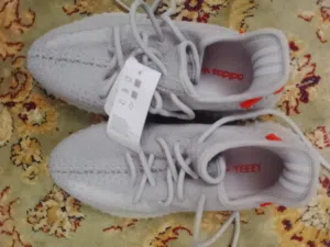 حذاء ماركة Karolina Herrera حذاء ماركة Prada حذاء رياضي ماركة adidas