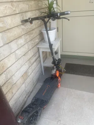 Only one month use good scoter and perfect condition to use performance sports for any were