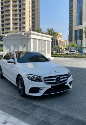 مرسيدس E300 خليجي موديل 2018 كالجديدة (للبيع فقط)