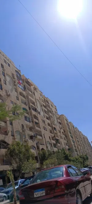 شقه للايجار مفروش في مدينه عباد الرحمن على الطريق الدائري المعادي خلف نادي الصيد الترا سوبر لوكس
