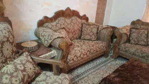 طقم كنب خشب زان وسويد 9 مقاعد مع سجادته ب 300 د