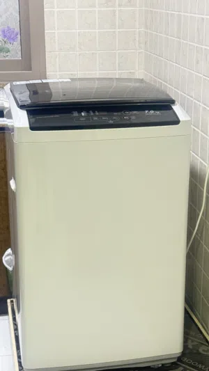 Looks new condition Sharp washing machine with 2 year extended replacement guarantee