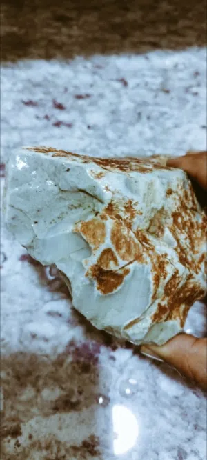 احجار العقيق العماني ذات الألوان الجميلة والنادرة لحق ماتلحق عليهم