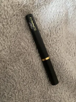 MAC LIPSTICK Original  استمتع بخصم حصري 40% عند شراء Mac lipstick