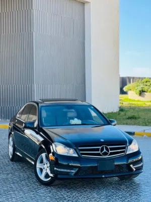 مرسيدس C250 فل اوبشن موديل2014 زواق دار سيرفز كامل قطع اصلية تبي كساب