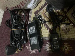 شواحن ومحولات شغلات فحص اي واحد ب3د اقل سعر معظمهم اصلي الفولت. من12فولت ل19.5 فولت توشيبا