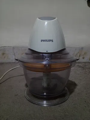 قطاعة و فرامة طعام Philips الأصلية مستعمل بحالة كثير ممتازه مجربة و مضمونة