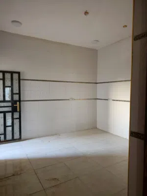 100 m2 2 Bedrooms Apartments for Rent in Basra Al Fonjaniya