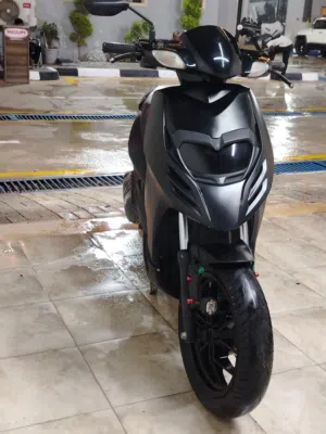 ابريليا ايطالية sr150