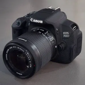 Canon 700D