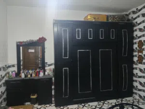 غرفة نوم بحاله ممتازه التخت حديد بسعر البلااااش