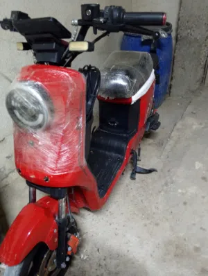 R11 scooter, new shape السلام عليكم ورحمة الله وبركاته دراجه ار 11الشكل الجديد  بطاريات حجم 28  لون