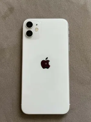 iPhone 11 للبيع بحالة الوكالة
