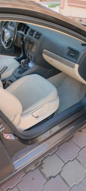 Used Volkswagen Jetta in Hawally