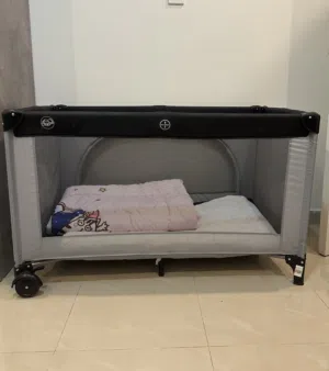 سرير اطفال كبير   ماركة هوم سنتر