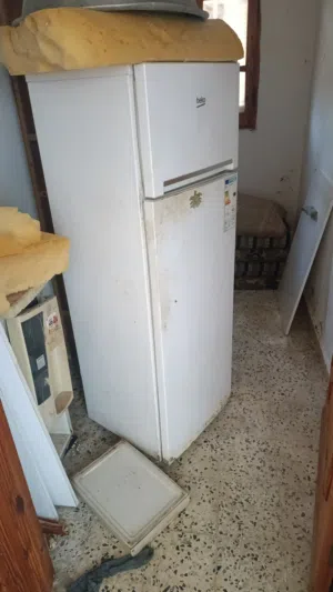 ثلاجه للبيع بسعر مناسب ب ادن لله تواصلو ع دايركت طول او اتصل عرقم شفره