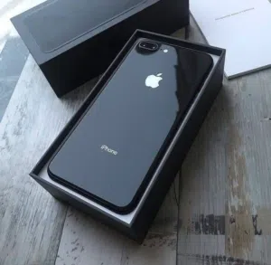 Apple iPhone SE 2 64 GB in Amman