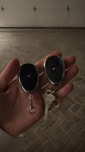 صيانه وتركيب جميع الأبواب الاتماتكيه مع الضمان