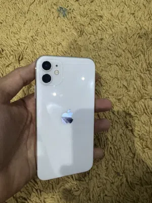 Apple iPhone 11 128 GB in Tripoli