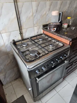 gas with four burner