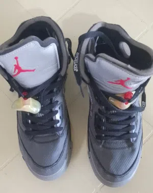 بوت نايك جوردان air Jordan اصلي نمرة 40