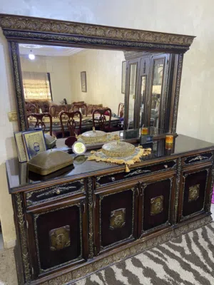 طقم كنب صالون مع سفرة وبيرو