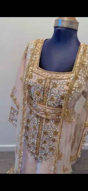 ثوب حنة فخم وراقي جدا فاللبس