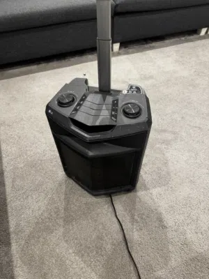 للبيع سماعه LG
