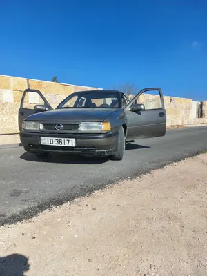 Opel . Vectra . 19924