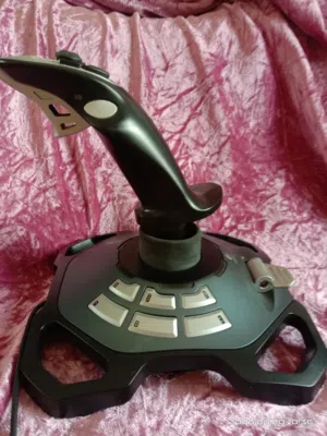 عصا تحكم لوجيتك ممتازة للألعاب Logitech Force 3D Pro بحالة كالجديدة