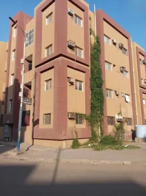 شقه للبيع انما الجديد فوق الارضي