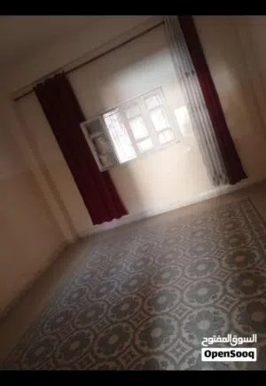 بيت ثلاث طوابق للبيع