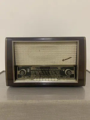 راديو الماني قديم