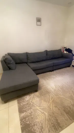 للبيع كنب L رمادي من هوم سنتر